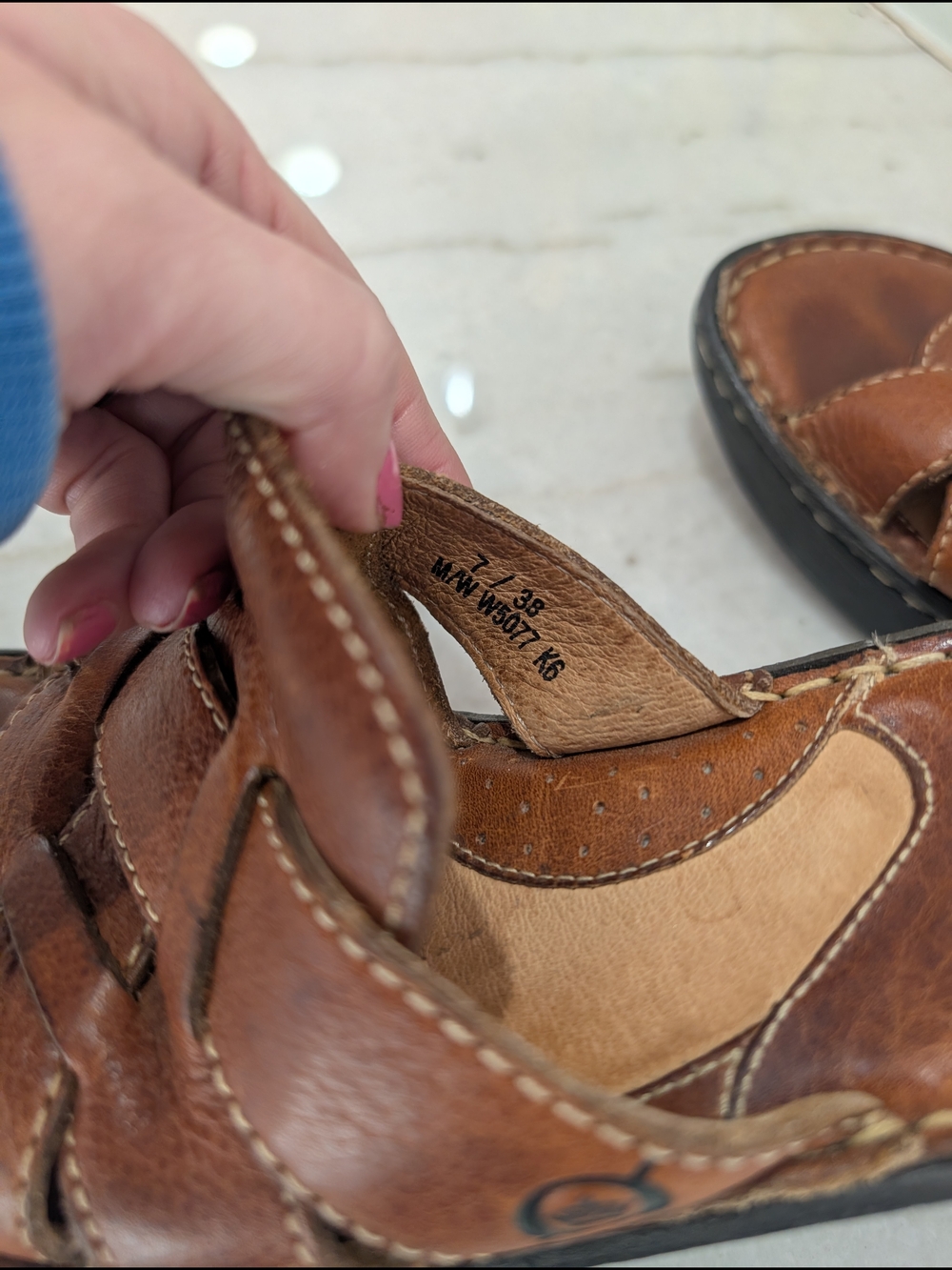 Born Women’s Brown Leather Woven 3" Wedge Sandals Size 7 - Picture 4 of 6